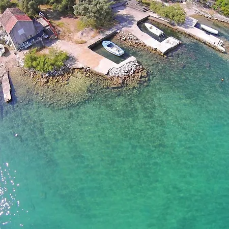 Apartments By The Sea Zuronja, Peljesac - 10137 * Brijesta